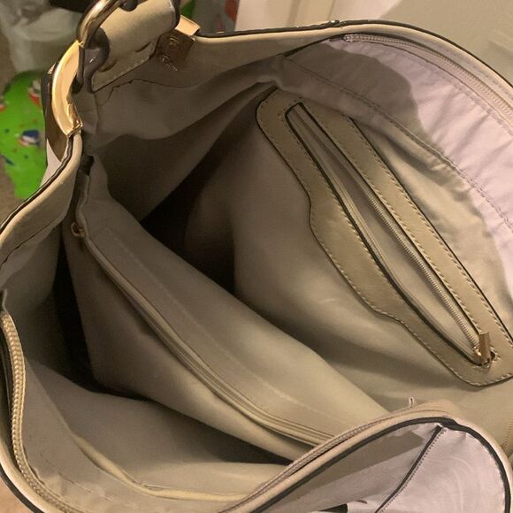 VEGAN LEATHER HANDBAG/SHOULDER BAG - Picture 9 of 12